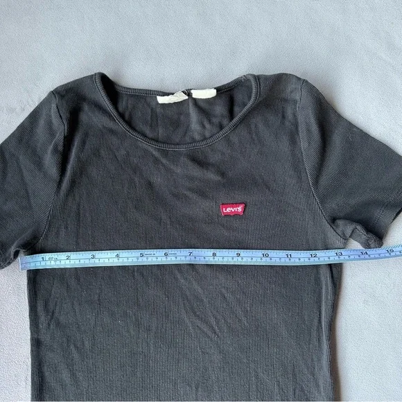 Levi’s ~ Black Ribbed Basic Tee ~ Women’s Size XS - Picture 4 of 6